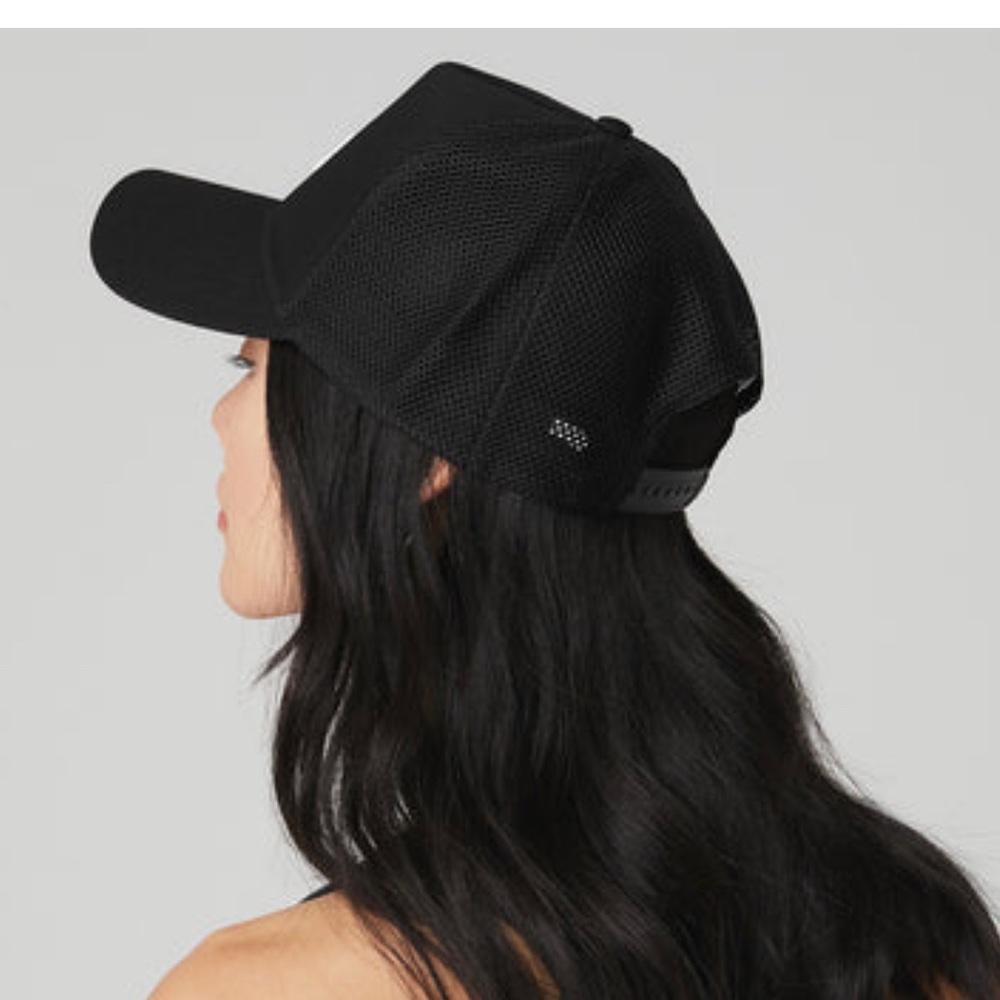 SOLD RESTOCK ALO Yoga Women’s “District Trucker” Hat (One Size) *UNISEX*